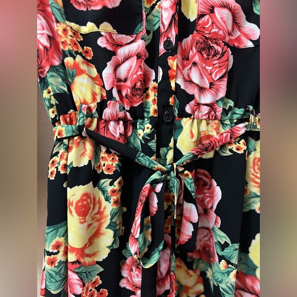 🔴 Seductions Black Dress with Red and Yellow Floral Print Size Small - Picture 4 of 9